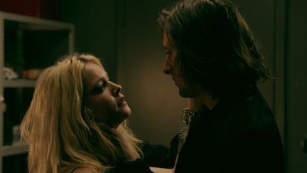 Audrey Bastien et Carl Barât dans "For this is my body"
 (JHR Films)