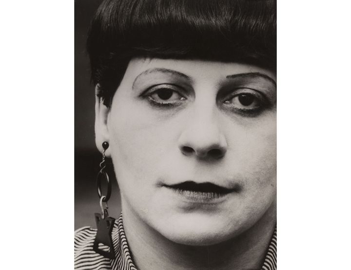 Lucia Moholy, Florence Henri, 1927, The Museum of Modern Art, New York. Collection Thomas Walther. Don de Thomas Walther (© 2021 Lucia Moholy Estate/Artists Rights Society (ARS), New York/VG Bild-Kunst, Bonn. © The Museum of Modern Art, New York, 2021, pour l’image numérisée)