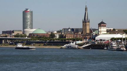 &nbsp; (Düsseldorf, en Allemagne, sur les bords du Rhin, d'où partira le Tour de France en 2017. © Maxppp)