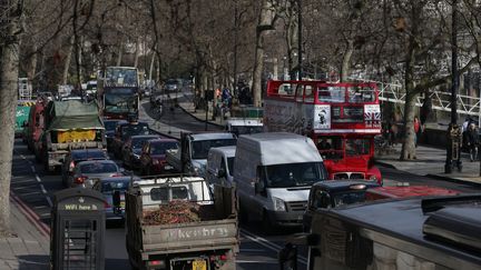 Un bouchon à Londres, le 17 février 2017. (Photo d'illustration) (DANIEL LEAL-OLIVAS / AFP)