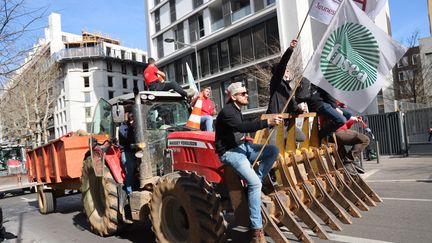 Une manifestation d'agriculteurs à Marseille, le 19 février 2024. (ROSSI DAVID / MAXPPP)