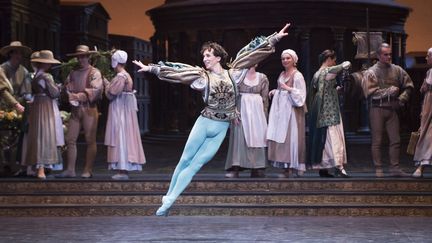 Emmanuel Thibault dans "Roméo et Juliette" à l'Opéra de Paris, ici le 18 mars 2016.
 (Julien Benhamou/Opéra national de Paris)