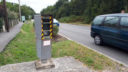 Un radar routier au Mesnil-le-Roi (Yvelines). (MARINE CHAILLOUX / RADIO FRANCE)