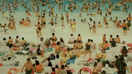 Une plage japonaise
 (France3/Culturebox - Martin Parr)