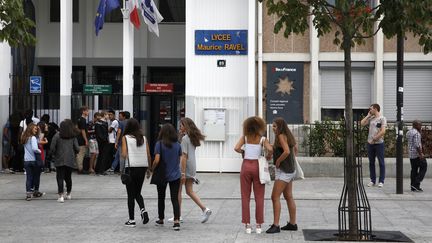 L'entrée du lycée Maurice-Ravel, dans le 20e arrondissement de Paris, le 31 août 2015. (FLORIAN DAVID / AFP)