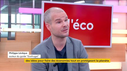 Invité de Jean-Paul Chapel dans ":l'éco", Philippe Lévêque, auteur du guide Ecofrugal, est venu présenter ses solutions pour faire des économies et réduire notre impact environnemental.