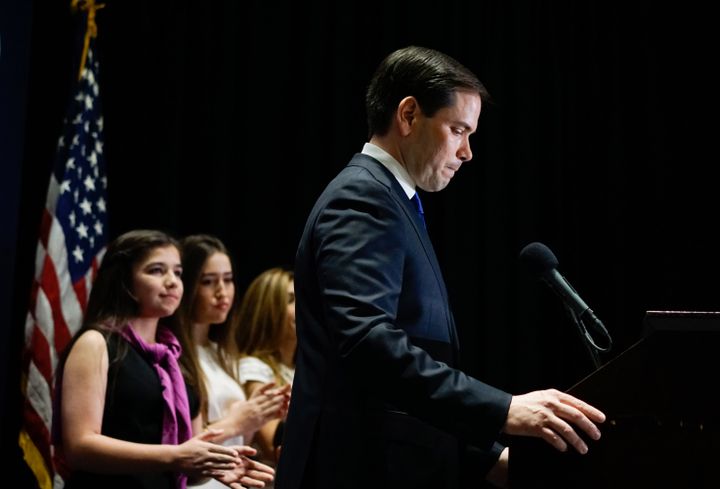 Le sénateur Marco Rubio, candidat aux primaires républicaines, lors de la soirée électorale du 15 mars 2016, à Miami, en Floride (Etats-Unis). (ANGEL VALENTIN / GETTY IMAGES NORTH AMERICA / AFP)