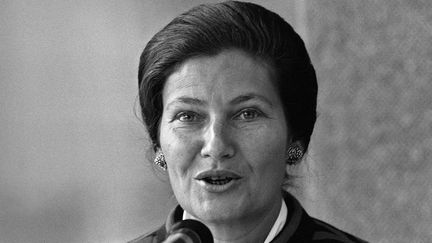 L'anciennce ministre de la Santé Simone Veil, lors d'un discours contre le tabac en 1975. 
 (AFP)