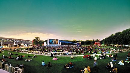 Cinéma en plein air 2012, Alice au pays des merveilles de Tim Burton (© William Beaucardet  • Créa Lavoie/EPPGHV)