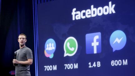 Le pr&eacute;sident de Facebook, Mark Zuckerberg, lors d'une conf&eacute;rence &agrave; San Francisco (Etats-Unis), le 25 mars 2015. (ROBERT GALBRAITH / REUTERS)