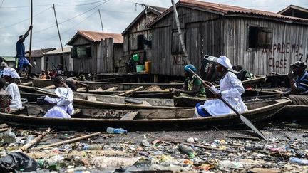 On estime que 250.000 personnes vivent dans ce cloaque, sans eau potable ni sanitaires. Mais aujourd’hui, le problème des habitants ne réside pas dans le manque d’hygiène. (AFP/Stephan Heunis)