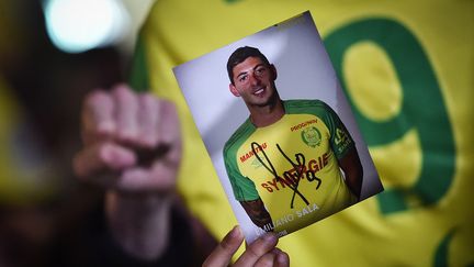 Une photo du&nbsp;footballeur argentin Emiliano Sala&nbsp;à Nantes, le 22 janvier 2019. (LOIC VENANCE / AFP)