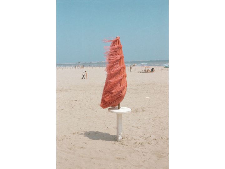 Luigi Ghirri, Marina di Ravenna, 1972, Bibliothèque nationale de France
 (Succession Luigi Ghirri)