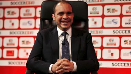 &nbsp; (Le Prince Ali Ben Hussein se présente à la présidence de la FIFA © REUTERS/Muhammad Hamed)