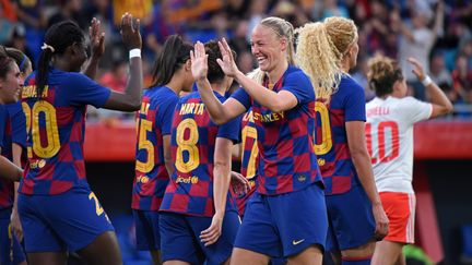 Des joueuses du FC Barcelone célèbrent un but durant un match de Ligue des champions contre la Juventus Turin, le 25 septembre 2019, en Espagne. (NOELIA DENIZ / NURPHOTO / AFP)