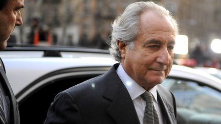 Le financier d&eacute;chu Bernard Madoff, lors de son proc&egrave;s qui lui a valu 150 ans de prison, le 12 mars 2009 &agrave; New York (Etats-Unis). (STEPHEN CHERNIN / GETTY IMAGES NORTH AMERICA / AFP)