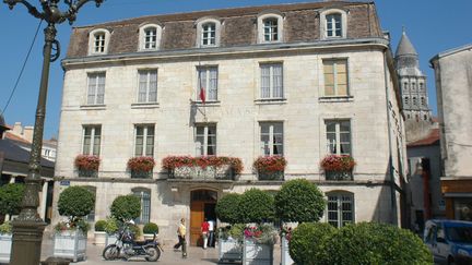 La mairie de P&eacute;rigueux (Dordogne), le 28 juin 2005. (JACKY SCHOENTGEN / MAXPPP)