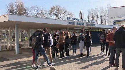 Covid-19 : la situation d'un lycée de Drancy inquiète