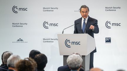 Wang Yi, chef de la diplomatie chinoise, participera à la conférence de Munich sur la sécurité, le 18 février 2023. (PETER KNEFFEL / DPA / AFP)