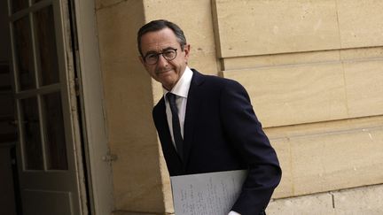 Le président du groupe des Républicains au Sénat, Bruno Retailleau, arrive pour une rencontre avec le Premier ministre français à l'hôtel Matignon à Paris le 3 juillet 2023. (GEOFFROY VAN DER HASSELT / AFP)