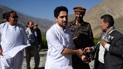 Ahmad Massoud arrivant à la tombe de son père, le commandant Ahmad Chah Massoud, dans la vallée du Panshir, le 19 juillet 2016. (AFP - WAKIL KOHSAR)