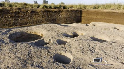 Des&nbsp;vestiges du village découvert près de Tel Samara (Egypte), sur une photo publiée le 3 septembre 2018 par les autorités égyptiennes. (AP / SIPA)