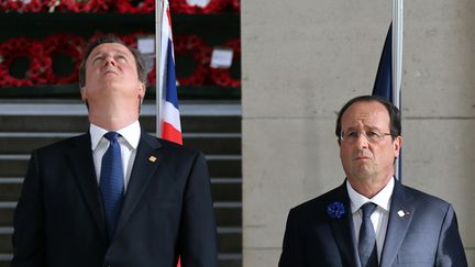  (David Cameron et François Hollande, ici à Ypres en juin dernier. Selon des chiffres de la Commission européenne révélés par Le Figaro, le Royaume-Uni aurait dépassé la France économiquement parlant.  aurait © REUTERS/Francois Lenoir)