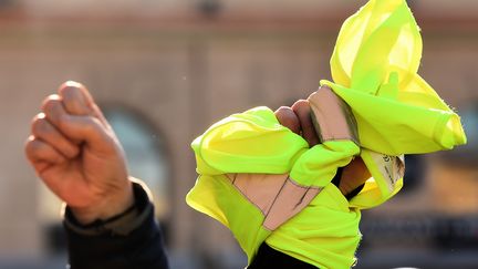 Les "gilets jaunes" vont-ils se structurer jusqu'à s'allier avec d'autres mouvements européens ? (Boris Horvat / AFP)