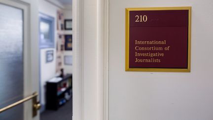 Dans les locaux&nbsp;de l'ICIJ à Washington. (JIM WATSON / AFP)