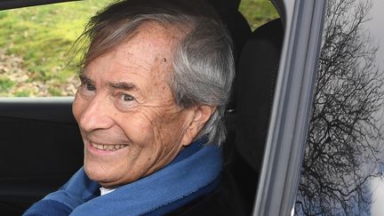 Vincent Bolloré dans une voiture à Ergué-Gaberic (Finistère) pour les 200 ans de son groupe, le 17 février 2022. (FRED TANNEAU / AFP)