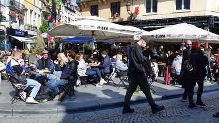 Les terrasses ont rouvert samedi 8 mai 2021 à Bruxelles (Belgique). (JEROME JADOT / RADIO FRANCE)