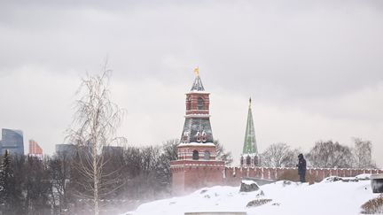 La prochaine élection présidentielle en Russie est prévue le 17 mars 2024. (NATALIA KOLESNIKOVA / AFP)