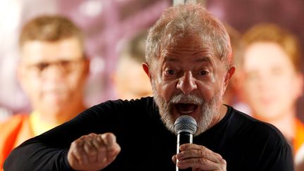 L'ancien président brésilien Luiz Inacio Lula da Silva durant un meeting à&nbsp;Curitiba (Brésil), le 28 mars 2018. (RODOLFO BUHRER / REUTERS)