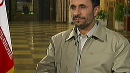 Le président iranien Ahmadinejad donne une interview exclusive mardi soir à France 2. (F2)