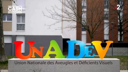 VIDEO. "Cash Investigation" se demande si les donateurs peuvent faire confiance à l’Union nationale des aveugles et déficients visuels