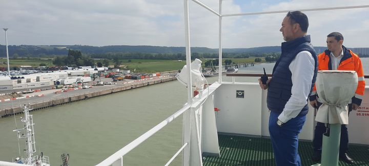 Être pilote de Seine consiste notamment, à aider les équipages, surtout étrangers, à réussir le passage de la pleine mer à la Seine. (FARIDA NOUAR / RADIOFRANCE)