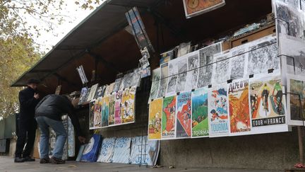 Les bouquinistes des quais de Seine pourront finalement rester à annoncé l'Élysée le 13 février. (PH LAVIEILLE / MAXPPP)