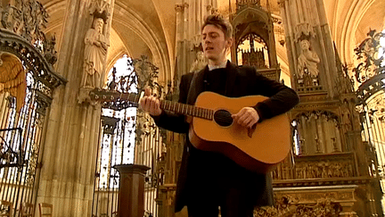 Concert acoustique de "Nord" dans l'abbatiale Saint-Ouen de Rouen juste avant son départ aux Inouïs de Bourges
 (France 3 / Culturebox)