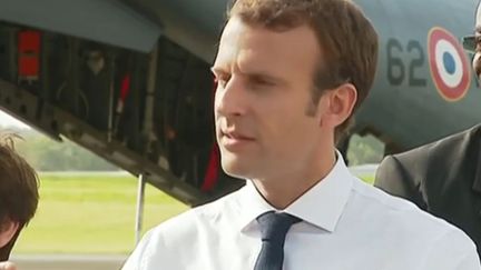 Emmanuel Macron, le 12 septembre 2017, à Pointes-à-Pitres (Guadeloupe).&nbsp; (FRANCEINFO)