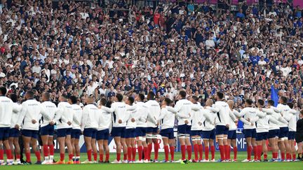 Le XV de France entonne son hymne national, en ouverture de la Coupe du monde de rugby, au Stade de France, le 8 septembre 2023. (PIERRE ROUANET / MAXPPP)