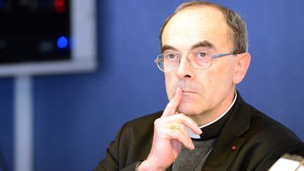 Pédophilie : monseigneur Barbarin suspend quatre prêtres