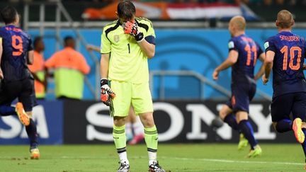 Iker Casillas impuissant face aux Néerlandais (JAVIER SORIANO / AFP)