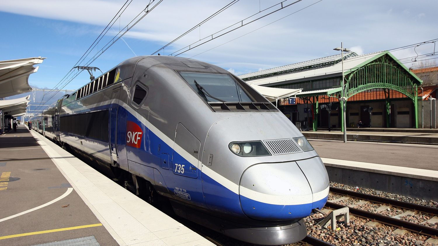 Train france. Скоростной поезд TGV Франция. Скоростной поезд ter Франция. Поезда Франции. Европейские высокоскоростные поезда TGV.