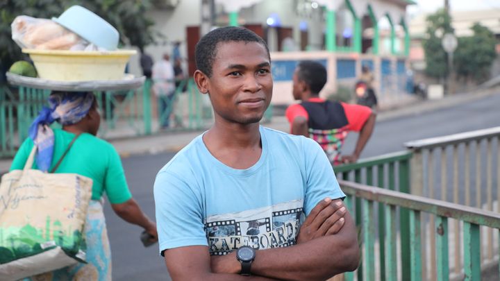 Soihibou, un ancien habitant de Talus 2 à Koungou (Mayotte), le 17 juin 2023. (ROBIN PRUDENT / FRANCEINFO)