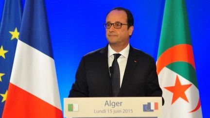 François Hollande en conférence de presse à Alger, le 15 juin 2015. (CITIZENSIDE/AHMED KAMAL)