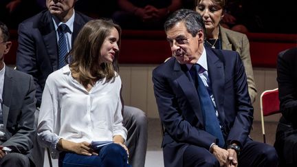 La porte-parole de Sens commun, Madeleine de Jessey, et le candidat de la droite et du centre, François Fillon, lors d'un rassemblement au Cirque d'hiver, à Paris, le 21 septembre 2016. (MAXPPP)