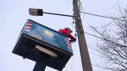 Un mouvement de grève chez le fournisseur d'électricité Enedis retarde les raccordements électriques de commerçants de Loire-Atlantique. (CAPTURE ECRAN FRANCE 2)