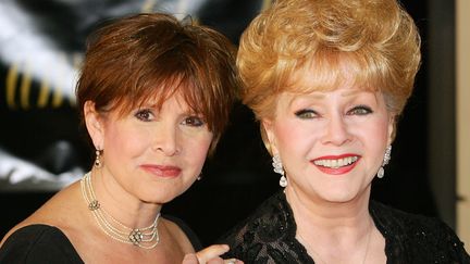 Carrie Fisher et Debbie Reynolds aux 75 ans d'Elizabeth Taylor à Las Vegas, le 27 février 2007
 (Ethan Miller / Getty Images North America / AFP)