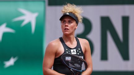 Léolia Jeanjean au troisième tour de Roland-Garros, le 28 mai 2022. (THOMAS SAMSON / AFP)