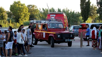 Les forces de police et les secours ont &eacute;t&eacute; d&eacute;ploy&eacute;s aux abords du parc Maillol &agrave; Perpignan (Pyr&eacute;n&eacute;es-Orientales), le 25 ao&ucirc;t 2015, apr&egrave;s la d&eacute;couverte du corps d'une jeune femme &eacute;gorg&eacute;e. (MAXPPP)